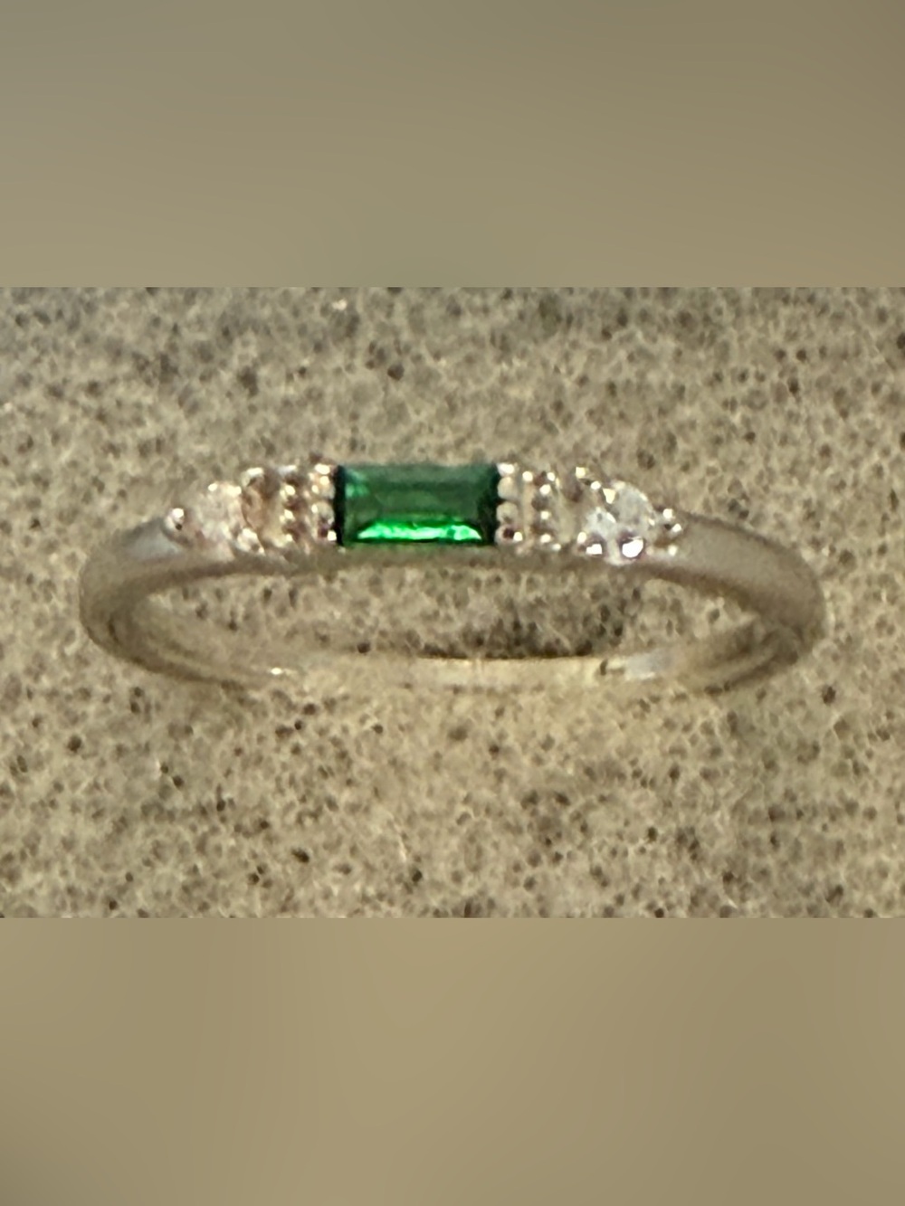 Sterling Silver and Green CZ Gemstone Ring size 7 or 8 - Picture 1 of 5